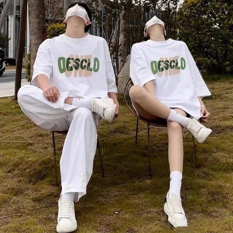 Áo Thun Cặp Đôi Unisex Trắng Đen Form Rộng  DESCLO áo phông Nam Nữ Tay Lỡ local brand