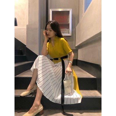 ঔৣ Váy thiết kế kiểu công sở trẻ trung - thắt nơ eo, dáng xoè. Vàng phối trắng HH06 ঔৣ