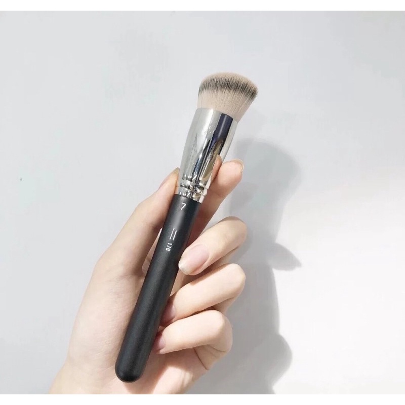 Cọ tán nền/ che khuyết điểm thần thánh kiểu đầu tròn chuyên dụng số 170/270