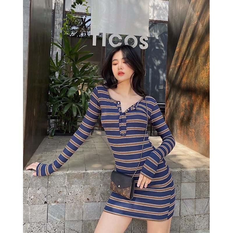 Đầm body nút bấm tay dài