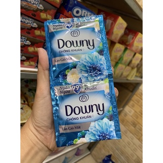 Nước Xả Vải Downy Làn Gió Mát, dây 10 gói