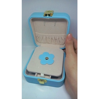 hộp đựng nhẫn mini