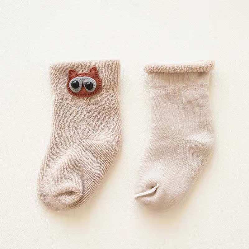 Set 3 đôi tất chống trượt hoạ tiết hoạt hình cho bé