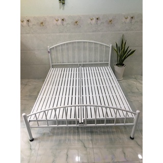 Giường sắt mỹ nghệ 1m6 x 2m mn04