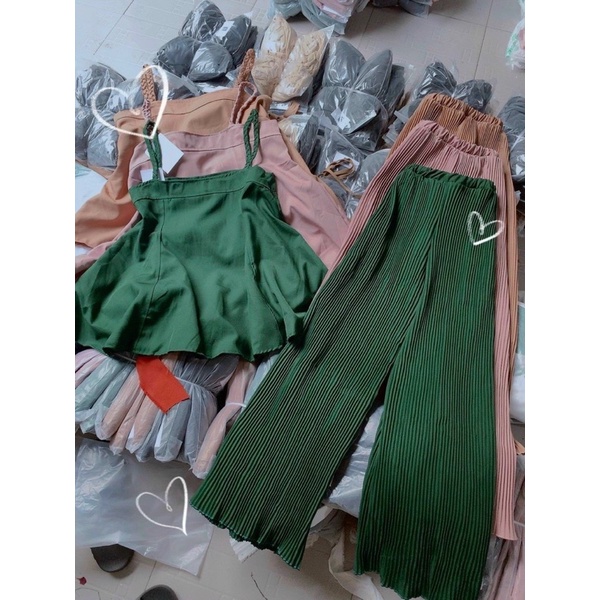 Đầm thiết kế Đoàn Ngân Châu