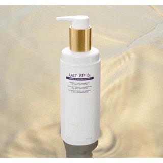 Sữa rửa mặt tái tạo và thanh lọc da Lait VIP O2 BR