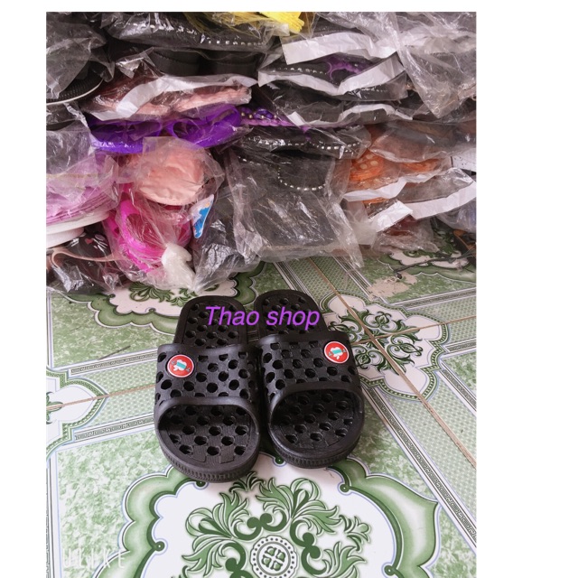Dép lỗ táo đen-xanh(40-43)