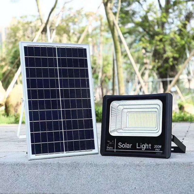 Đèn pha năng lượng mặt trời 25-200w