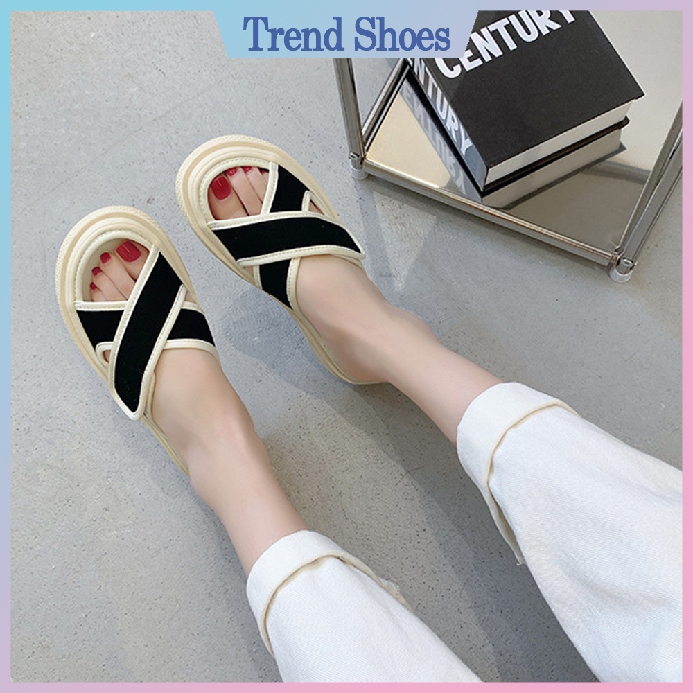 Sục Nữ Hở Mũi Quai Chéo Màu Đen Trend Shoes, Đế Cao 3cm Thời Trang Hàn Quốc Hot Trend