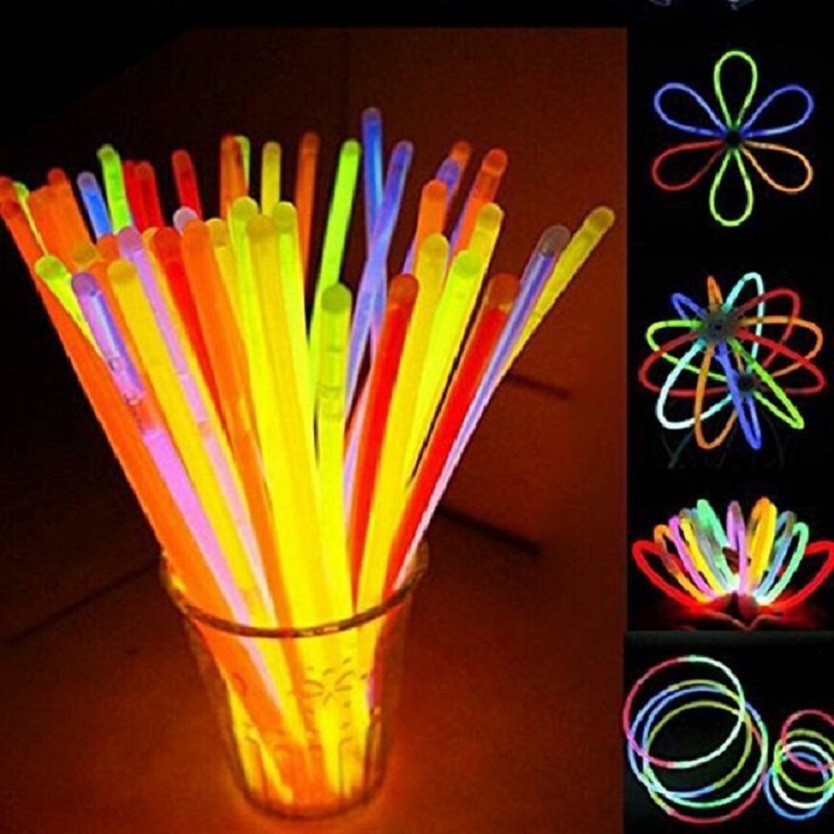 Combo 100 Que Phát Sáng + Kèm Nút Gắn Làm Vòng Tay Glow Stick, Vòng Tay Dạ Quang Nhiều Màu Ngẫu Nhiên, Chơi Buổi Tối