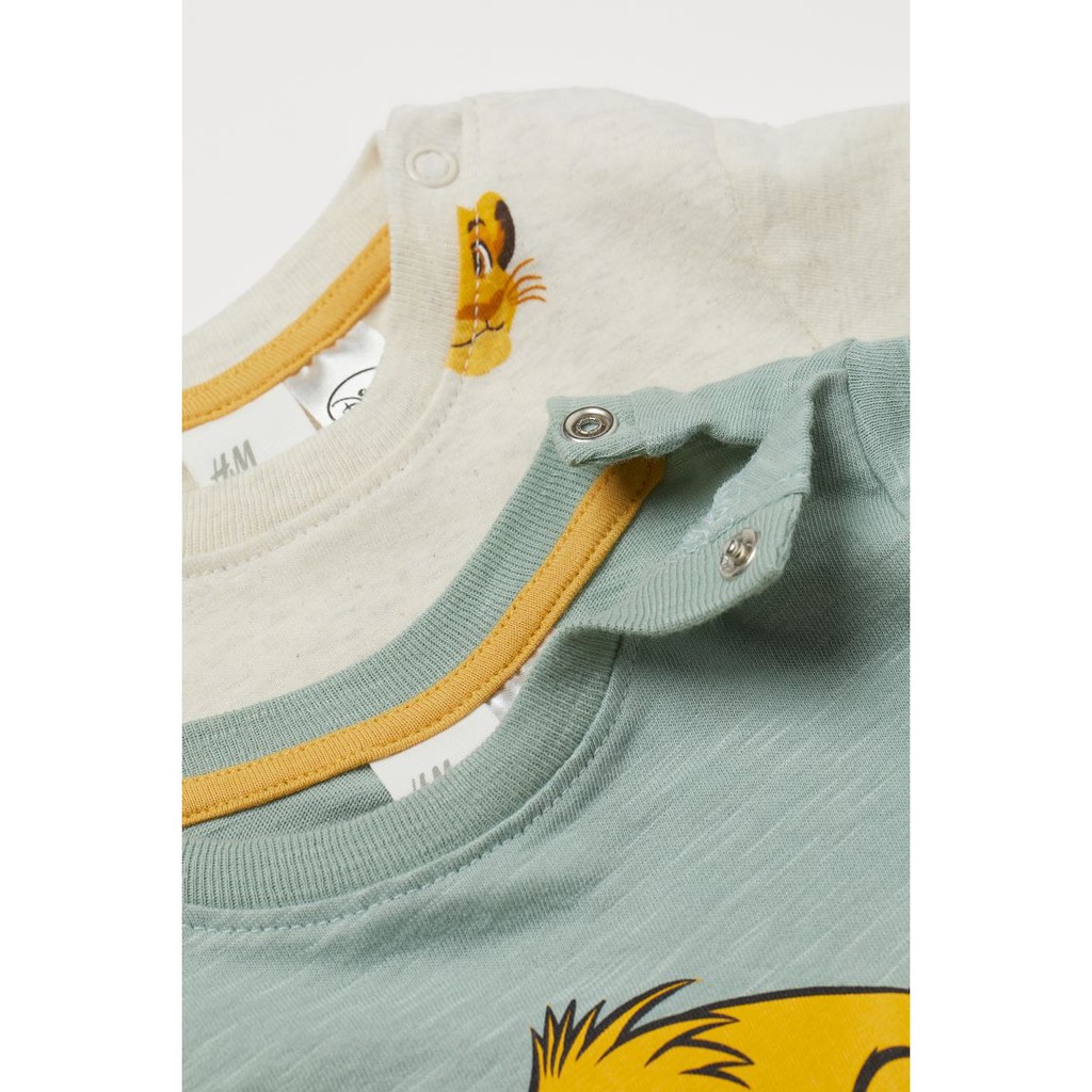 Set 2 áo thun hình Vua sư tử Simba, Hờ mờ UK săn SALE