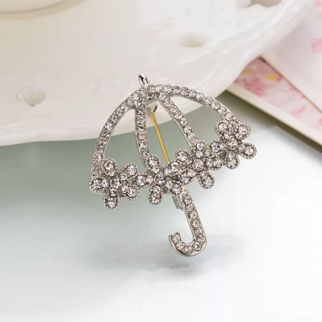Phụ kiện Cài áo đính đá sang trọng