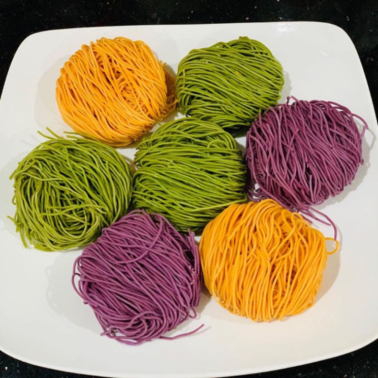 Mì rau củ hữu cơ Surifarm hộp 400g cho bé ăn dặm (Bí đỏ, chùm ngây, củ dền)