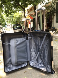 Set Vali supreme gồm sz 20 +24