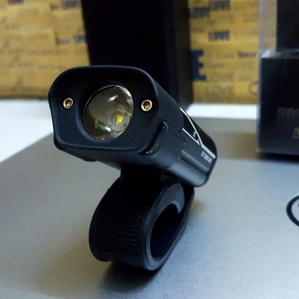Đèn Xe Đạp BICYCLE LIGHT CREE L2 siêu sáng sạc USB pin 500mAh 6 chế độ sáng.