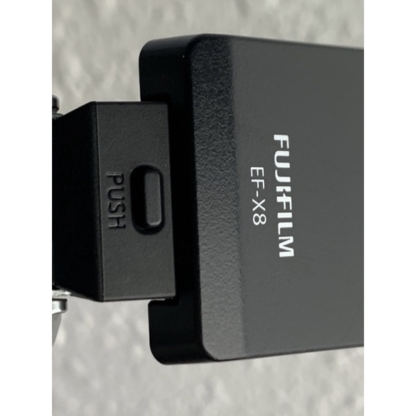 Fujifilm X8 flash