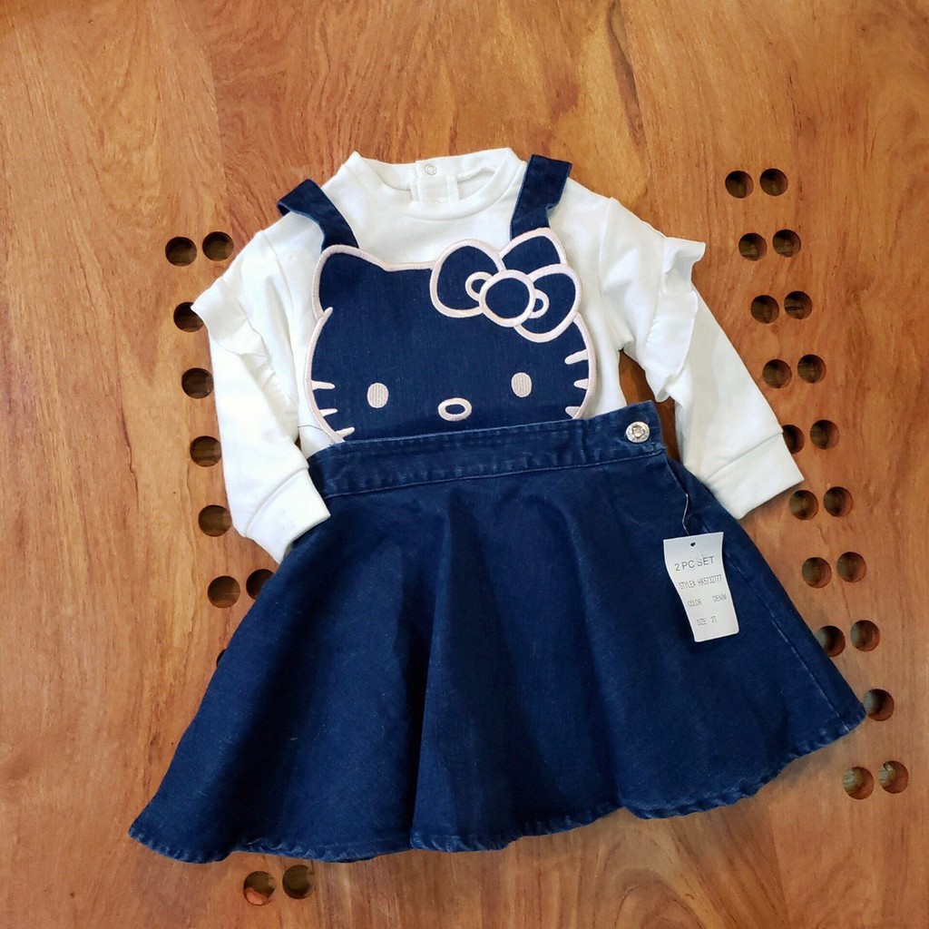 Yếm bò Hello Kitty dáng xòe đáng yêu