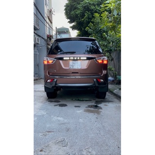 isuzu mux nẹp cốp có đèn led