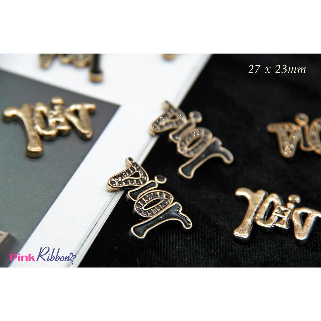 Charm chữ Ɗl0Ʀ đính đá ghi