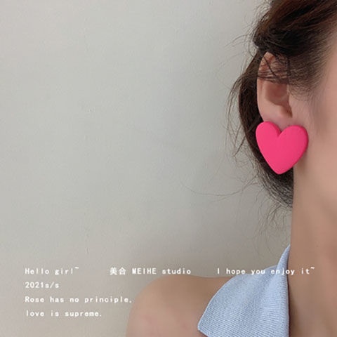 Khuyên tai hình trái tim cỡ lớn thiết kế cá tính