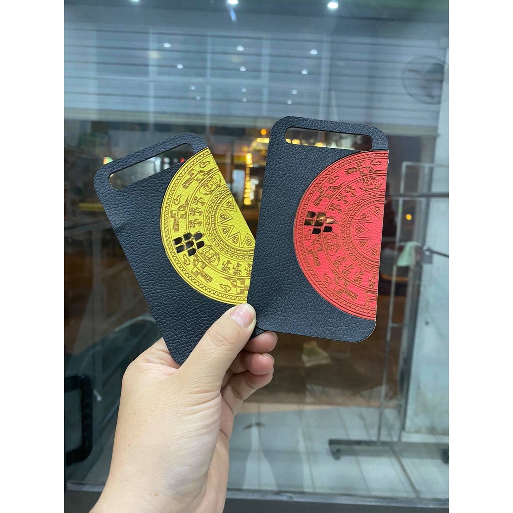 Dán da lưng điện thoại BB Q20 khắc hình trống đồng