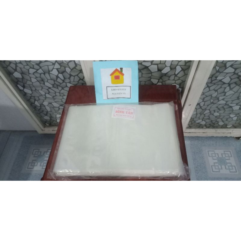 1 tờ bìa kiếng bao sách Mỹ thuật ngang, chiều cao 17 cm loại dày, đẹp.