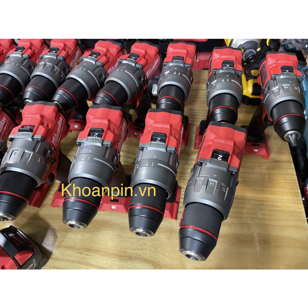 Máy khoan pin Milwaukee 2904 M18