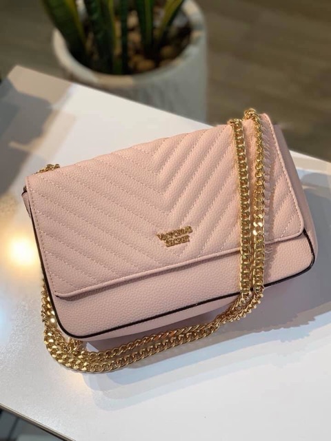 Túi Victoria’s Secret - còn đỏ