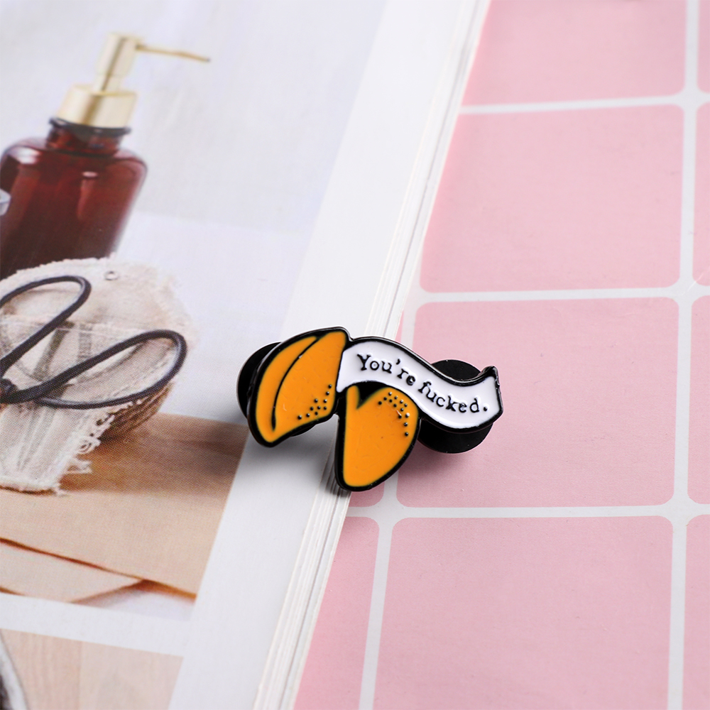 DIACHA Cute Friends Gifts Funny Design White Cat In Trash Can Bag Clothes Accessories Enamel Brooches