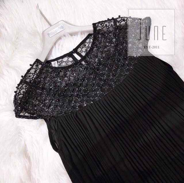 Đầm suông đen dập li kết hạt sang trọng HP03205