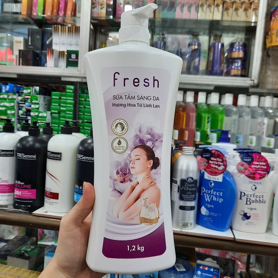 Sữa tắm Fresh sáng da Hương Hoa Tử Linh Lan 1.2kg