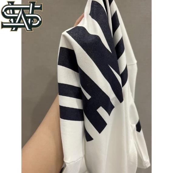 Áo Thun Champion Big Logo Unisex Hot Trend - Ảnh thật tự chụp