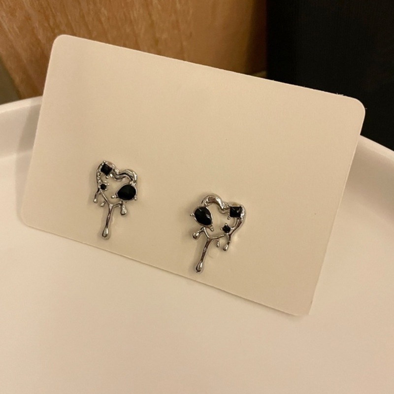 Khuyên Tai Hình Trái Tim Phong Cách Hàn Quốc Thời Trang Cá Tính