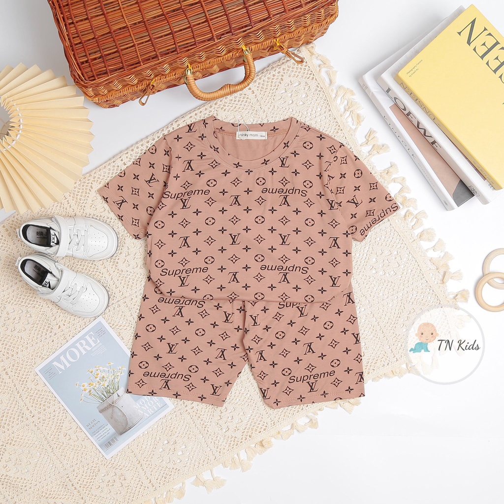 [Bé 20-32kg] Bộ ngắn tay thun lạnh chữ LV Minky Mom sang chảnh cho bé trai bé gái từ 20-32kg