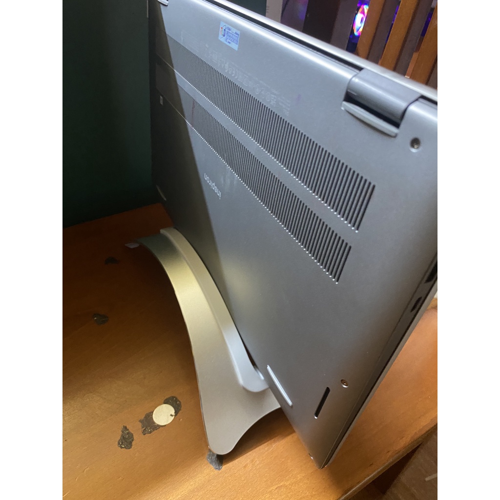 Đế dựng laptop dạng cong hợp kim nhôm giá để laptop kẹp máy tính bảng, laptop để bàn làm việc