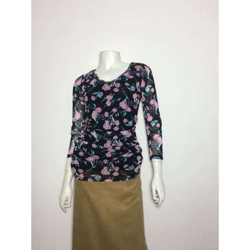 Áo kiểu thun nữ hiệu I.N.C tay dài cổ tim màu đen có họa tiết hoa lá size XS chính hãng