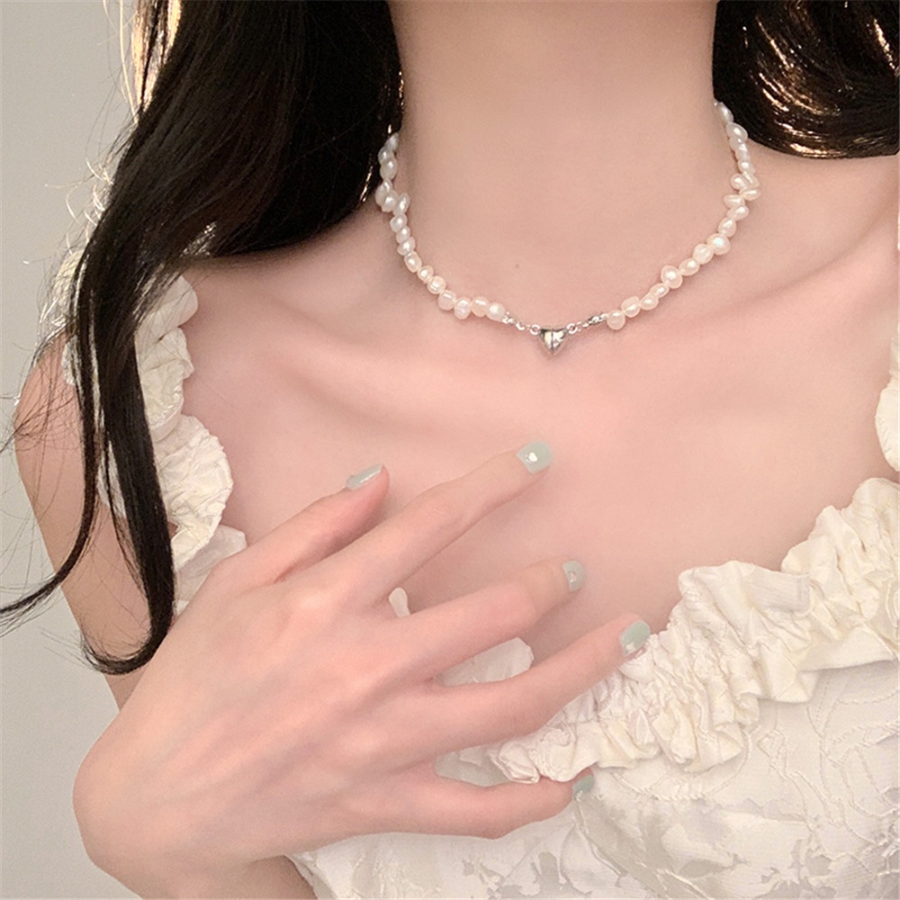 Dây Chuyền Choker Khóa Nam Châm Mặt Trái Tim Đính Ngọc Trai Thời Trang Cho Nữ
