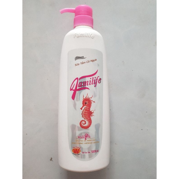 Sữa tắm Luxury Familife 1000ml | BigBuy360 - bigbuy360.vn