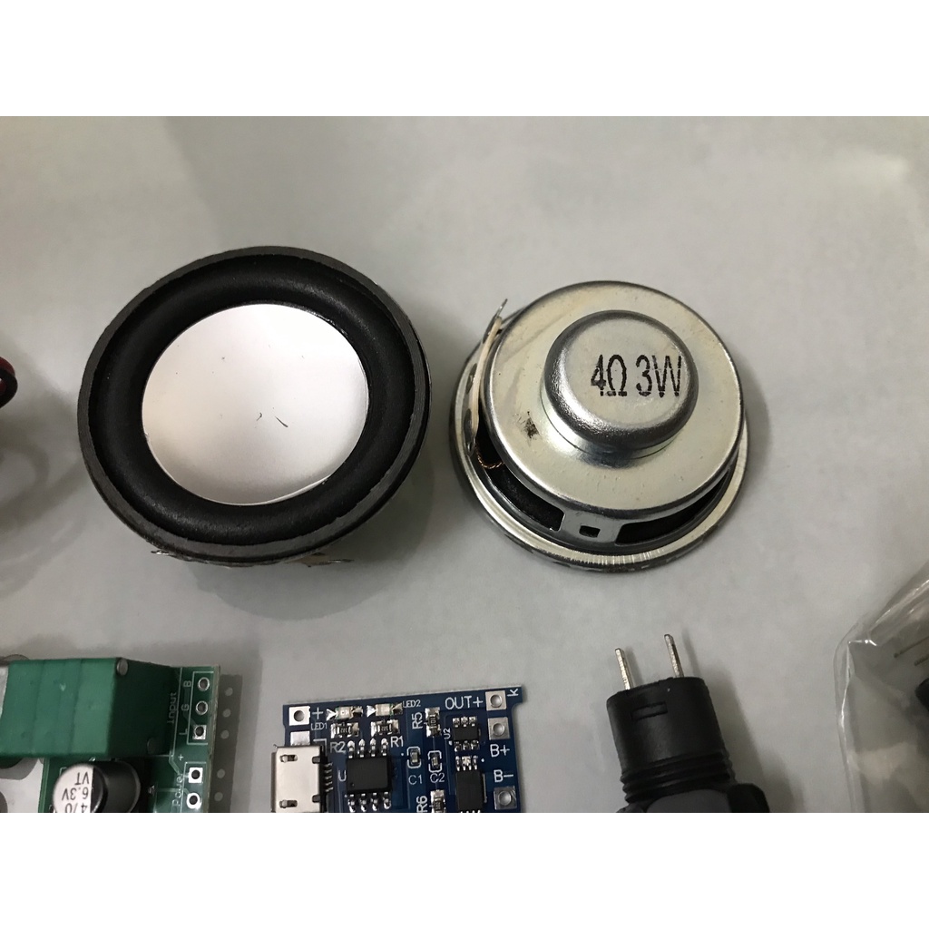 Combo 2 Chế loa bluetooth đơn giãn - có volume