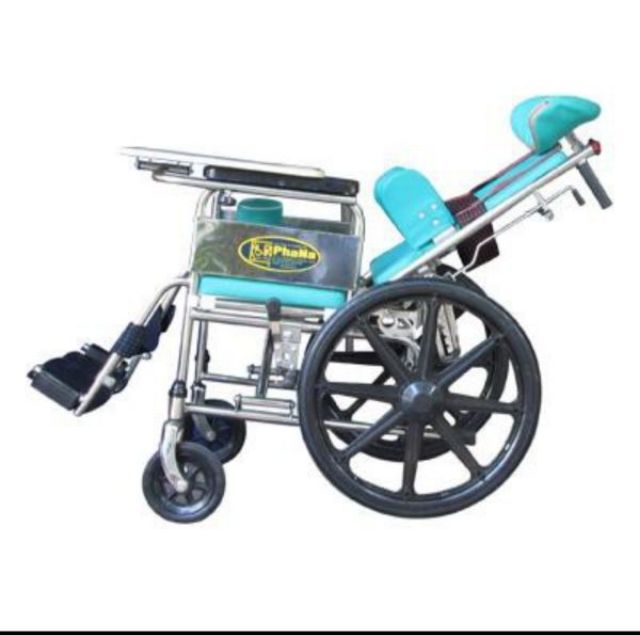 Xe lăn đa năng cho trẻ bại não