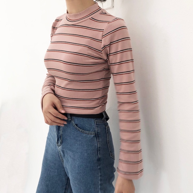 Bell sleeves - croptop dài tay loe | BigBuy360 - bigbuy360.vn