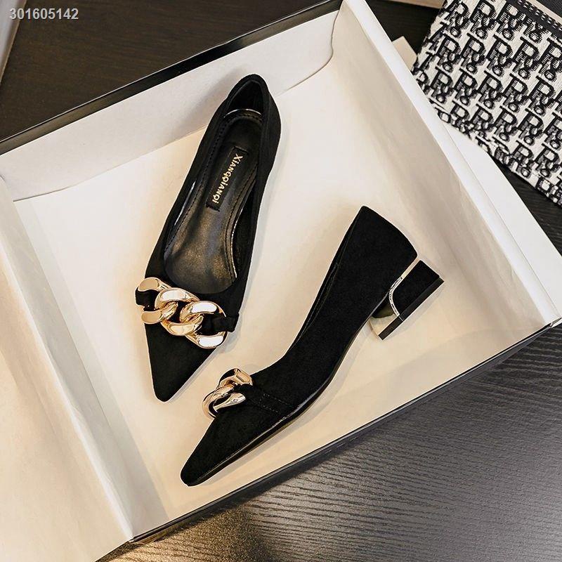 Giày cao gót mũi nhọn màu đen phong cách Pháp thời trang mùa thu 2021