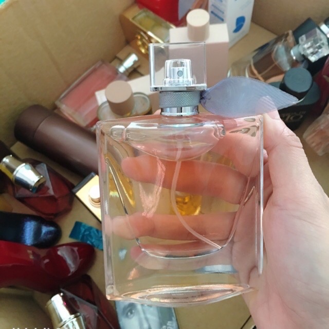 Thanh lý nước hoa si sân bay