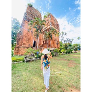 SET ÁO LỤA CỔ YẾM QUẦN SỚ TRẮNG