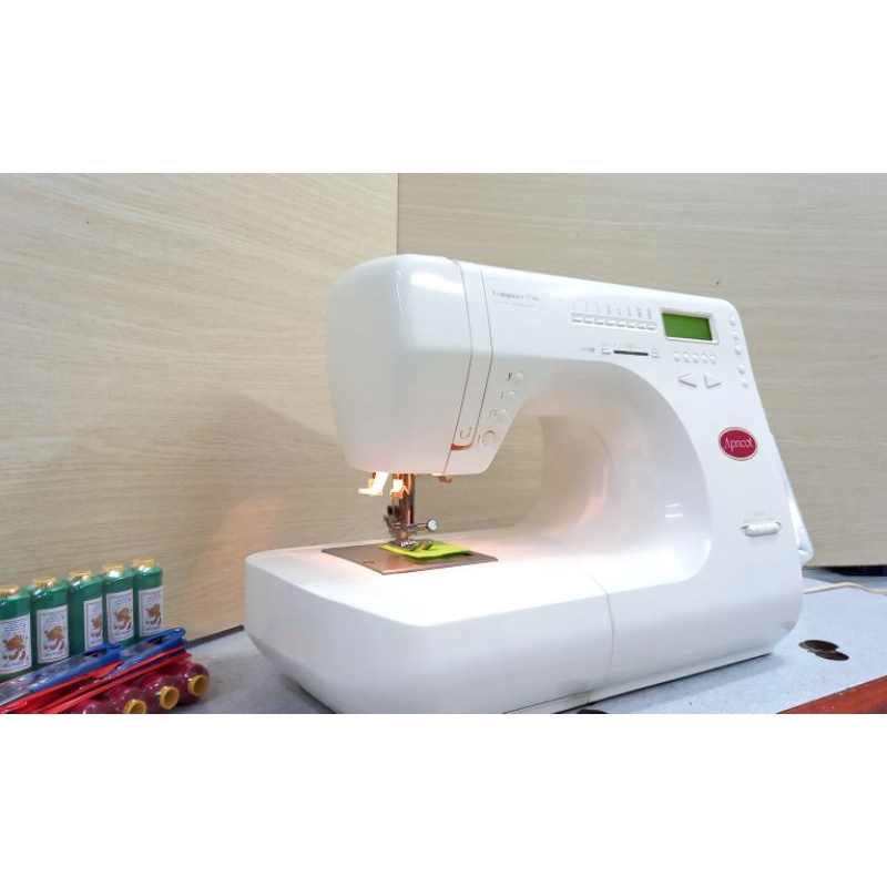 ✴️✴️✴️✴️✴️Máy may Singer apricot 9700