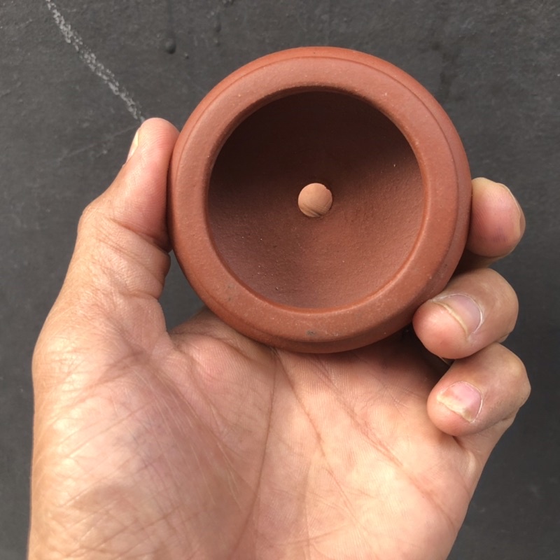 Chậu Tử Sa tròn mini - Kích thước: cao: 3cm- lọt lòng: 4.3cm-phủ bì : 6.5cm.