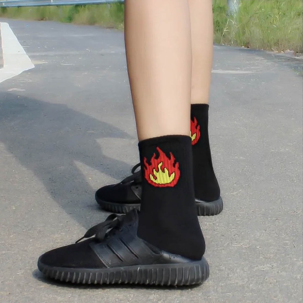 Tất vớ nữ cổ ngắn họa tiết lửa phong cách mạnh mẽ - Sope Shop