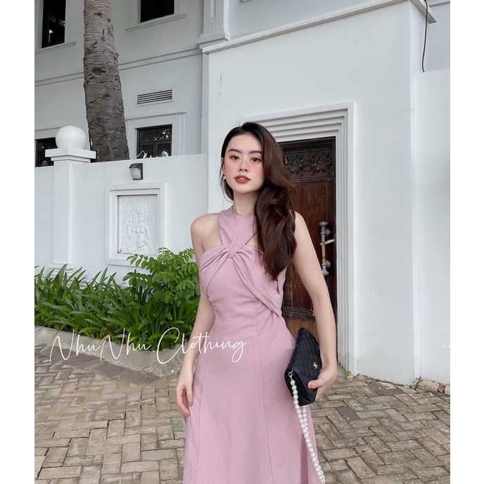 Đầm xoè xoắn ngực