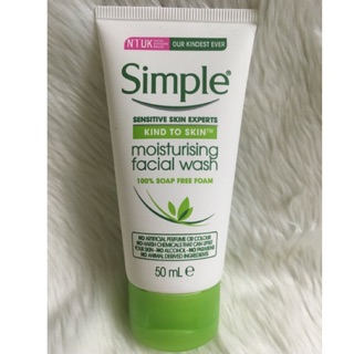 (Mini) Sữa rửa mặt Simple màu trắng Kind to Skin Moisturising Facial Wash mini 50ml (Bill mua tại Anh ảnh bên cạnh)