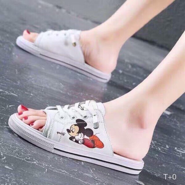 Giày Sục trắng hình micky